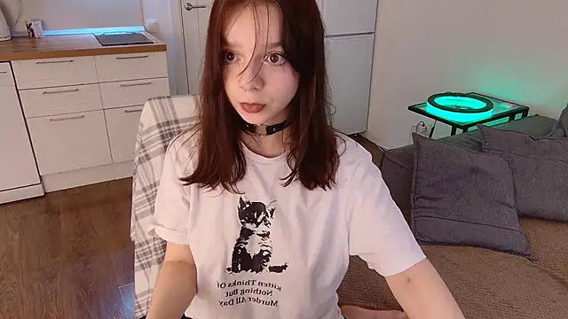 Snapshot of crystal_lilith chatting on 10/26/25, 04:29 crystal lilith online show from 10/26/25, 04:29