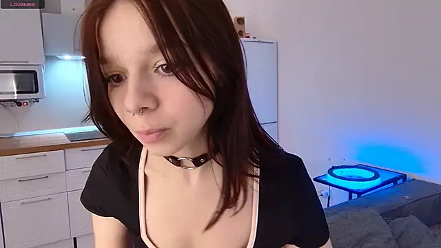 crystal lilith online show from 11/09/25, 05:17