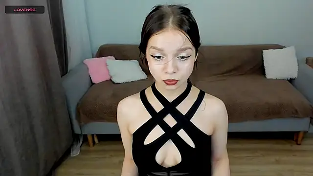 Snapshot of crystal_lilith chatting on 05/17/26, 01:33 crystal lilith online show from 05/17/26, 01:33