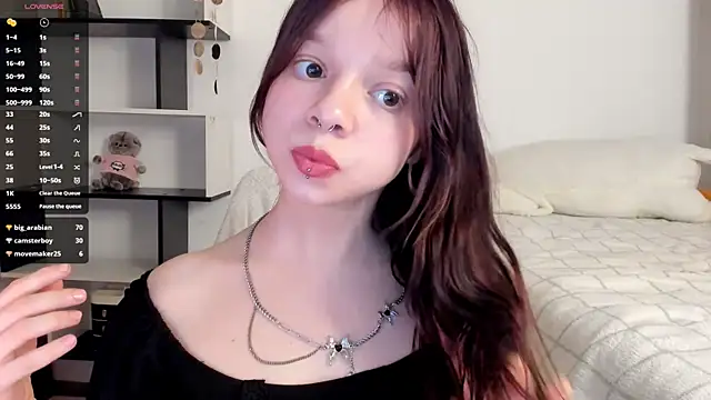 Snapshot of crystal_lilith chatting on 02/12/25, 10:59 crystal lilith online show from 02/12/25, 10:59