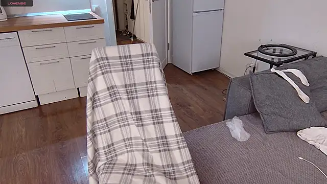 crystal lilith online show from 11/08/25, 07:17