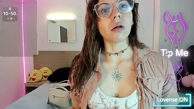 april dumont online show from 09/15/25, 01:33