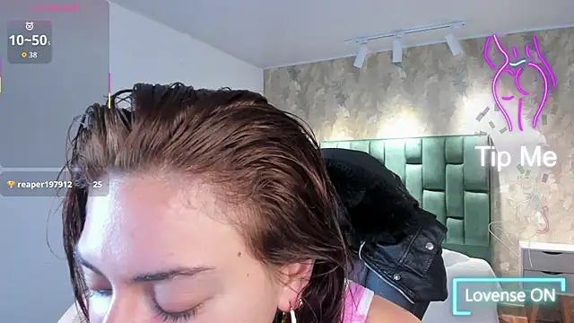 april dumont online show from 11/21/25, 12:04