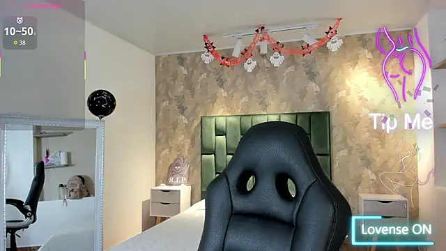 april dumont online show from 10/23/25, 01:32