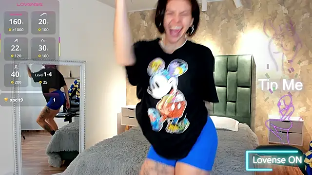 april dumont online show from 11/10/25, 11:37