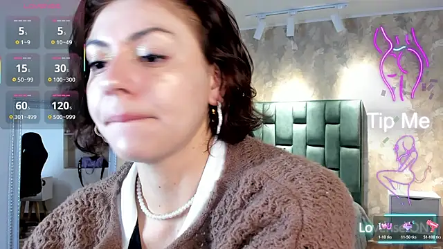 april dumont online show from 11/12/25, 11:47