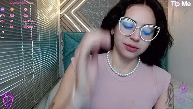 april dumont online show from 03/13/25, 12:56