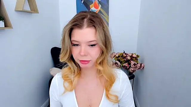 Snapshot of FollowLovee chatting on 02/24/26, 06:42 FollowLovee online show from 02/24/26, 06:42