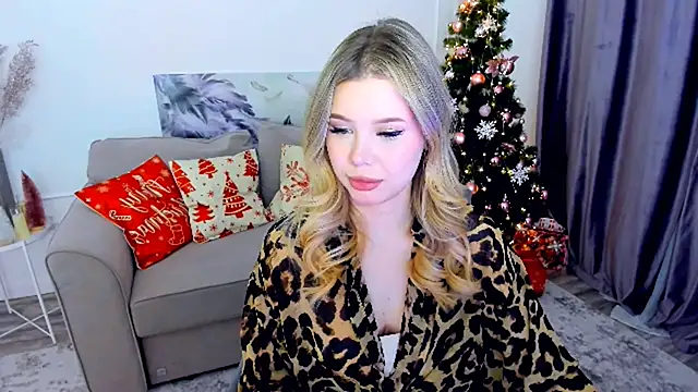 Snapshot of FollowLovee chatting on 12/14/25, 07:30 FollowLovee online show from 12/14/25, 07:30