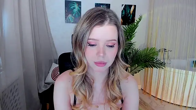 FollowLovee online show from 04/11/26, 04:31