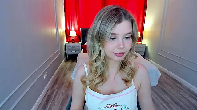 Snapshot of FollowLovee chatting on 05/13/26, 12:23 FollowLovee online show from 05/13/26, 12:23