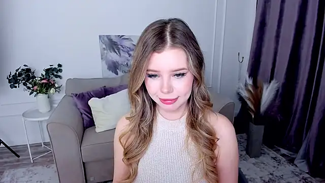 FollowLovee online show from 10/04/25, 07:37