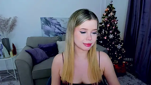 Snapshot of FollowLovee chatting on 12/05/25, 07:45 FollowLovee online show from 12/05/25, 07:45