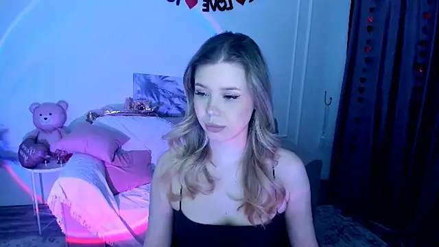 Snapshot of FollowLovee chatting on 02/28/26, 03:39 FollowLovee online show from 02/28/26, 03:39