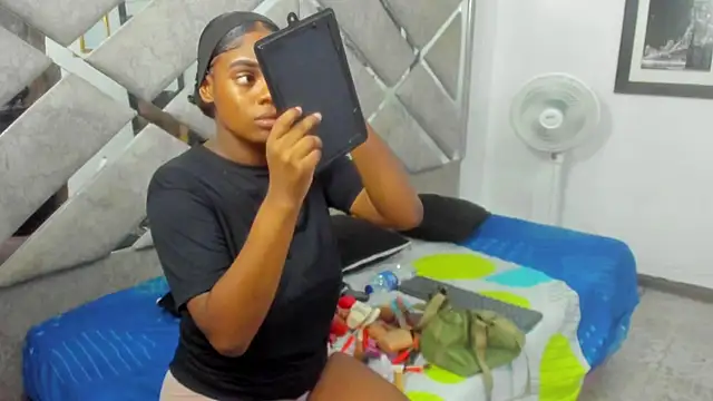 EvaxEmma online show from 01/09/26, 12:45