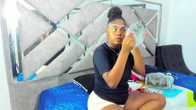 EvaxEmma online show from 03/18/26, 01:02