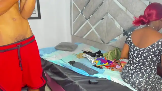 EvaxEmma online show from 11/29/25, 01:44