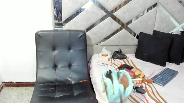 Snapshot of EvaxEmma chatting on 05/27/26, 12:34 EvaxEmma online show from 05/27/26, 12:34