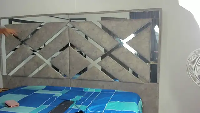 EvaxEmma online show from 10/09/25, 01:22