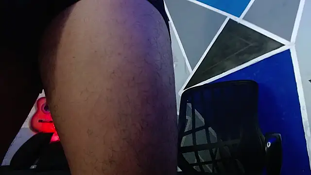 Snapshot of MagnusFrost chatting on 09/15/25, 04:57 MagnusFrost online show from 09/15/25, 04:57