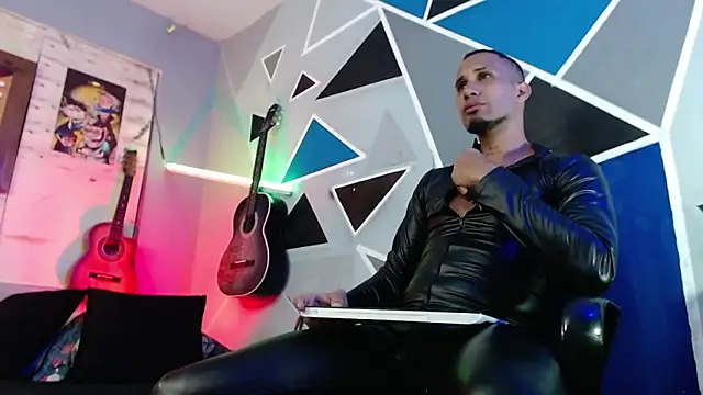 Snapshot of MagnusFrost chatting on 12/03/25, 05:30 MagnusFrost online show from 12/03/25, 05:30