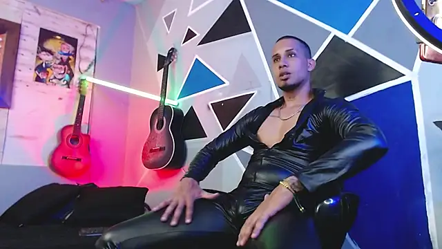 Snapshot of MagnusFrost chatting on 10/09/25, 03:51 MagnusFrost online show from 10/09/25, 03:51