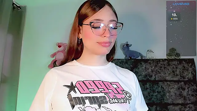 Snapshot of Valentina_Alba chatting on 05/21/26, 06:38 Valentina Alba online show from 05/21/26, 06:38