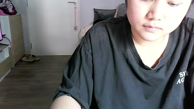 Snapshot of iamMalixxx chatting on 05/28/26, 06:10 iamMalixxx online show from 05/28/26, 06:10
