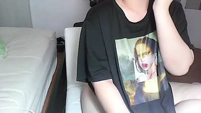 Snapshot of iamMalixxx chatting on 02/14/26, 12:05 iamMalixxx online show from 02/14/26, 12:05