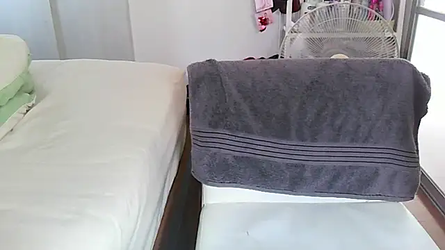 Snapshot of iamMalixxx chatting on 02/20/26, 09:33 iamMalixxx online show from 02/20/26, 09:33