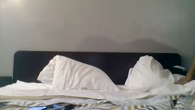 Snapshot of Houstonslong1 chatting on 10/16/25, 06:16 Houstonslong1 online show from 10/16/25, 06:16