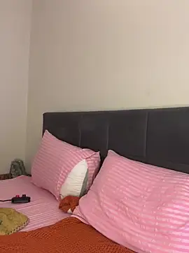 yaprakmericc online show from 10/07/25, 10:00