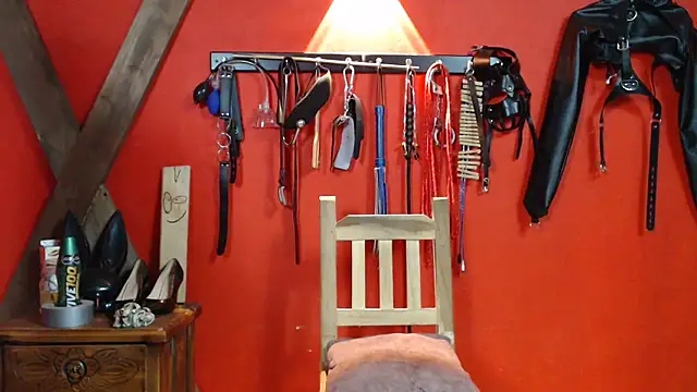 kinky slave  online show from 02/05/26, 10:05