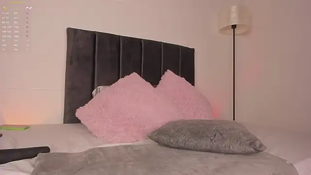 LynnSam  online show from 11/01/25, 02:29