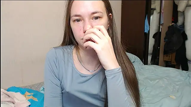 leila bambi  online show from 02/17/25, 03:58