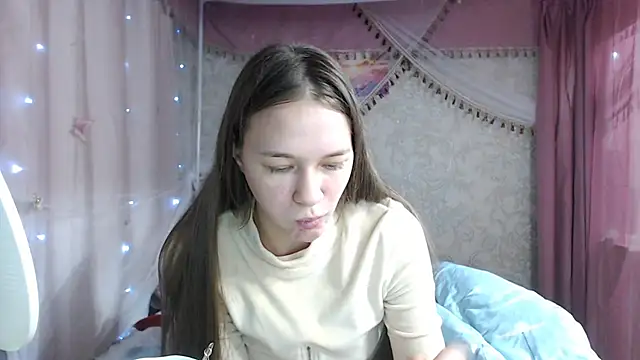 leila bambi  online show from 12/22/25, 05:02