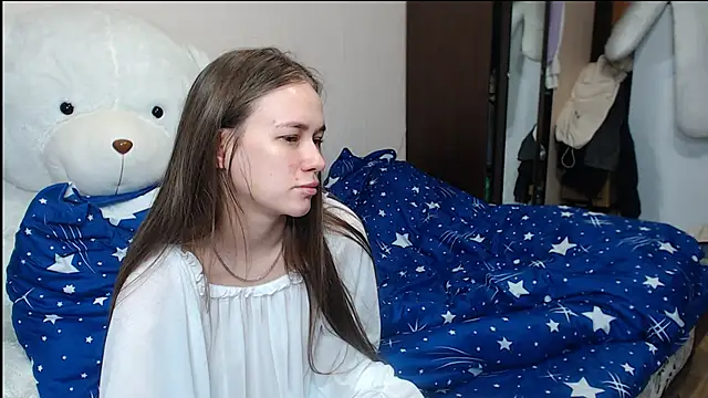 leila bambi  online show from 01/28/25, 04:29