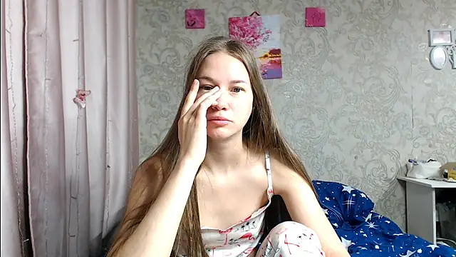 leila bambi  online show from 10/02/25, 08:01