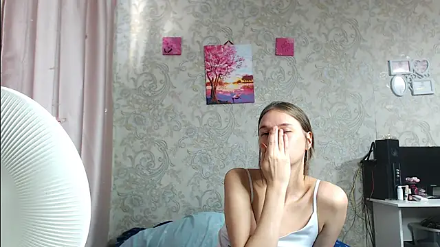 leila bambi  online show from 11/03/25, 07:13