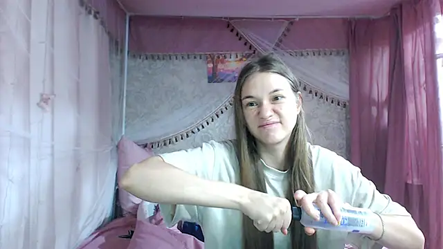 leila bambi  online show from 11/27/25, 06:19