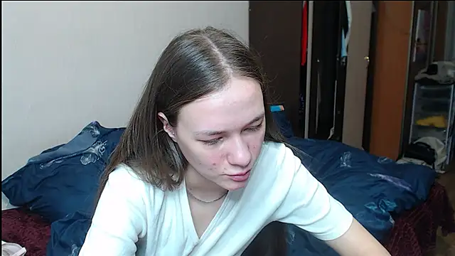 leila bambi  online show from 03/14/25, 09:54
