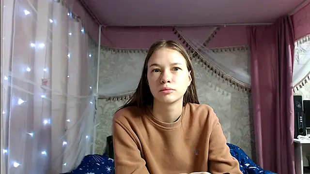 leila bambi  online show from 11/12/25, 02:48