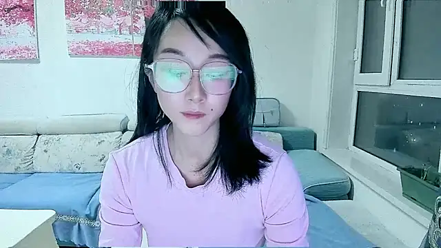 Snapshot of NIAN-er chatting on 12/16/25, 01:04 NIAN-er online show from 12/16/25, 01:04