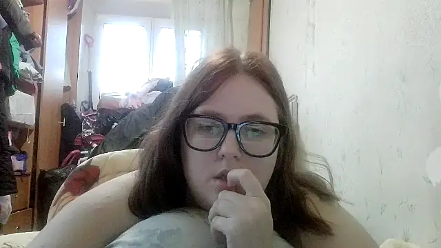 DesireMelissa online show from 11/18/25, 06:28