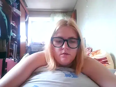 DesireMelissa online show from 10/13/25, 08:05