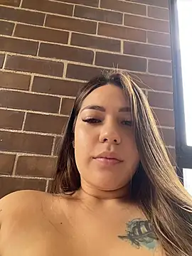 Snapshot of Latina_vanessa chatting on 06/19/26, 07:20 Latina vanessa online show from 06/19/26, 07:20