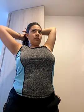 Latina vanessa online show from 11/13/25, 11:19