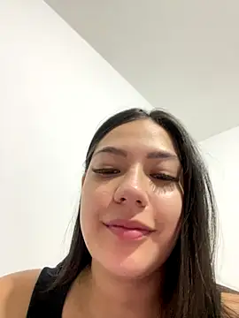 Latina vanessa online show from 12/04/25, 02:21