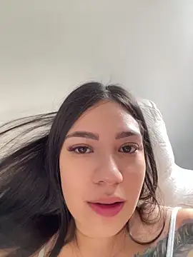 Latina vanessa online show from 12/14/25, 09:42