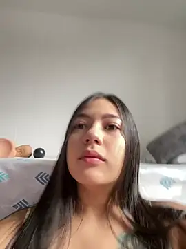 Latina vanessa online show from 02/06/26, 01:51